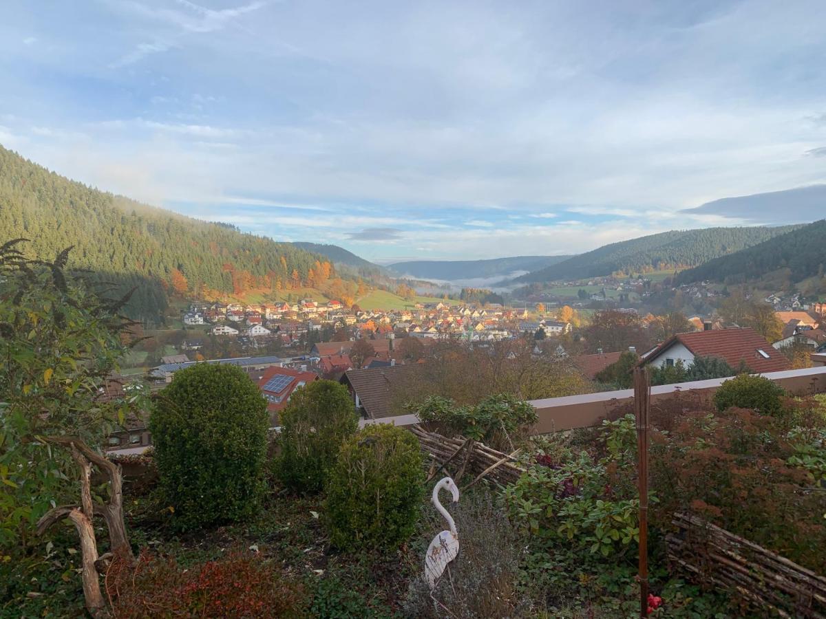 באיירסברון Appartement Mit Herrlicher Aussicht Uebers Murgtal מראה חיצוני תמונה